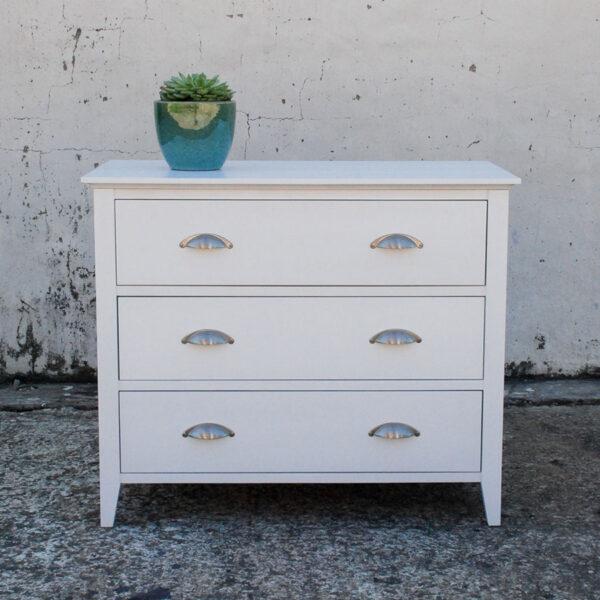 New England Chest 3 Drawers