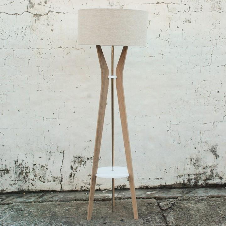 Dwell standing lamp – Smoke (Oak)